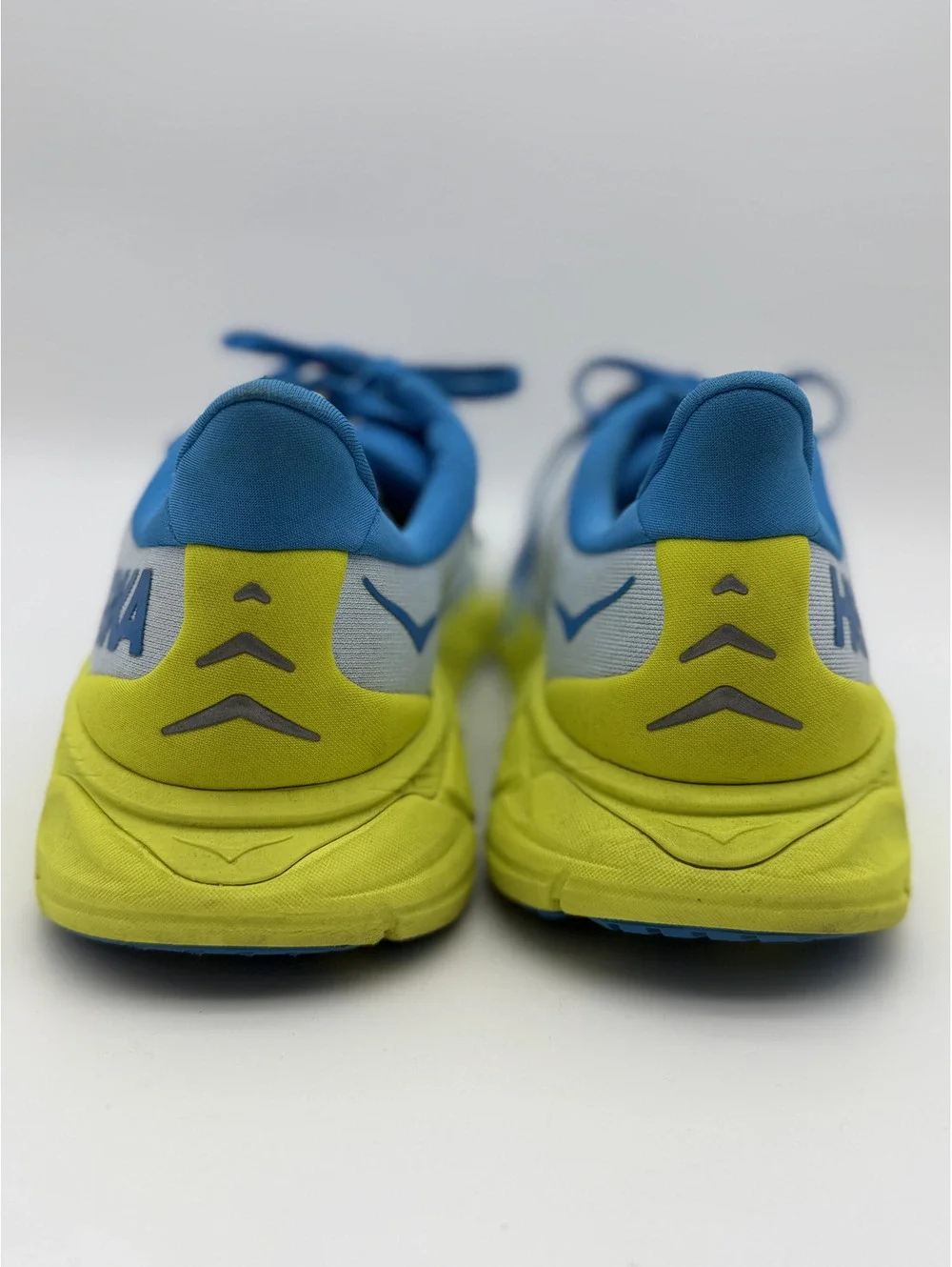 Hoka One One Men's Arahi 6 Running Shoes Size 10D White Blue Yellow